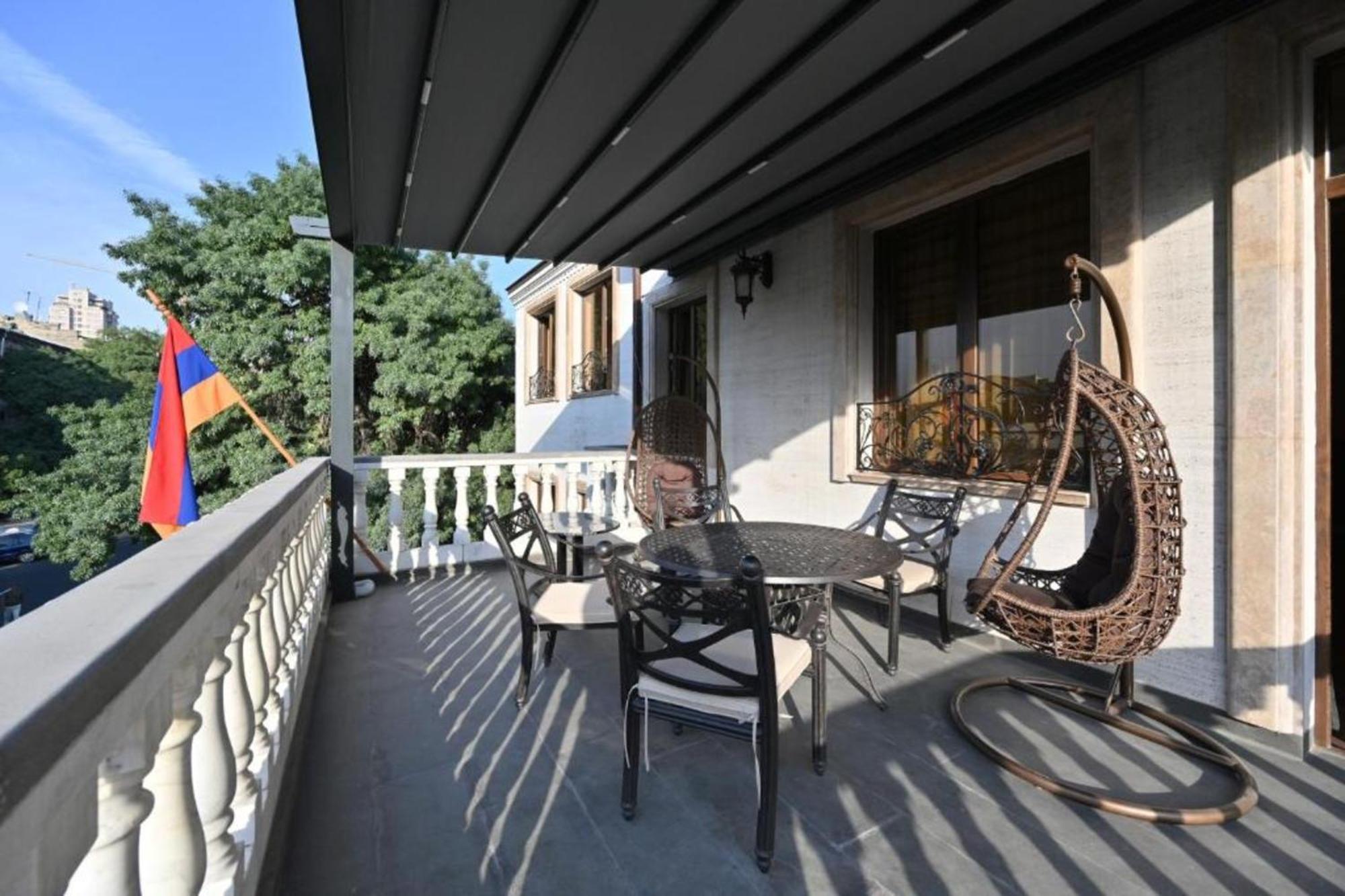 Partez Hotel Jerevan Buitenkant foto
