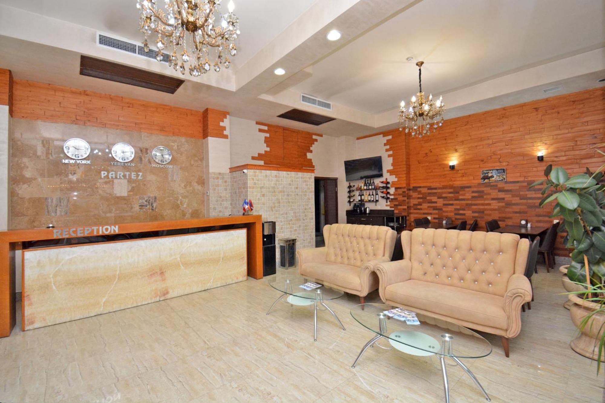 Partez Hotel Jerevan Buitenkant foto