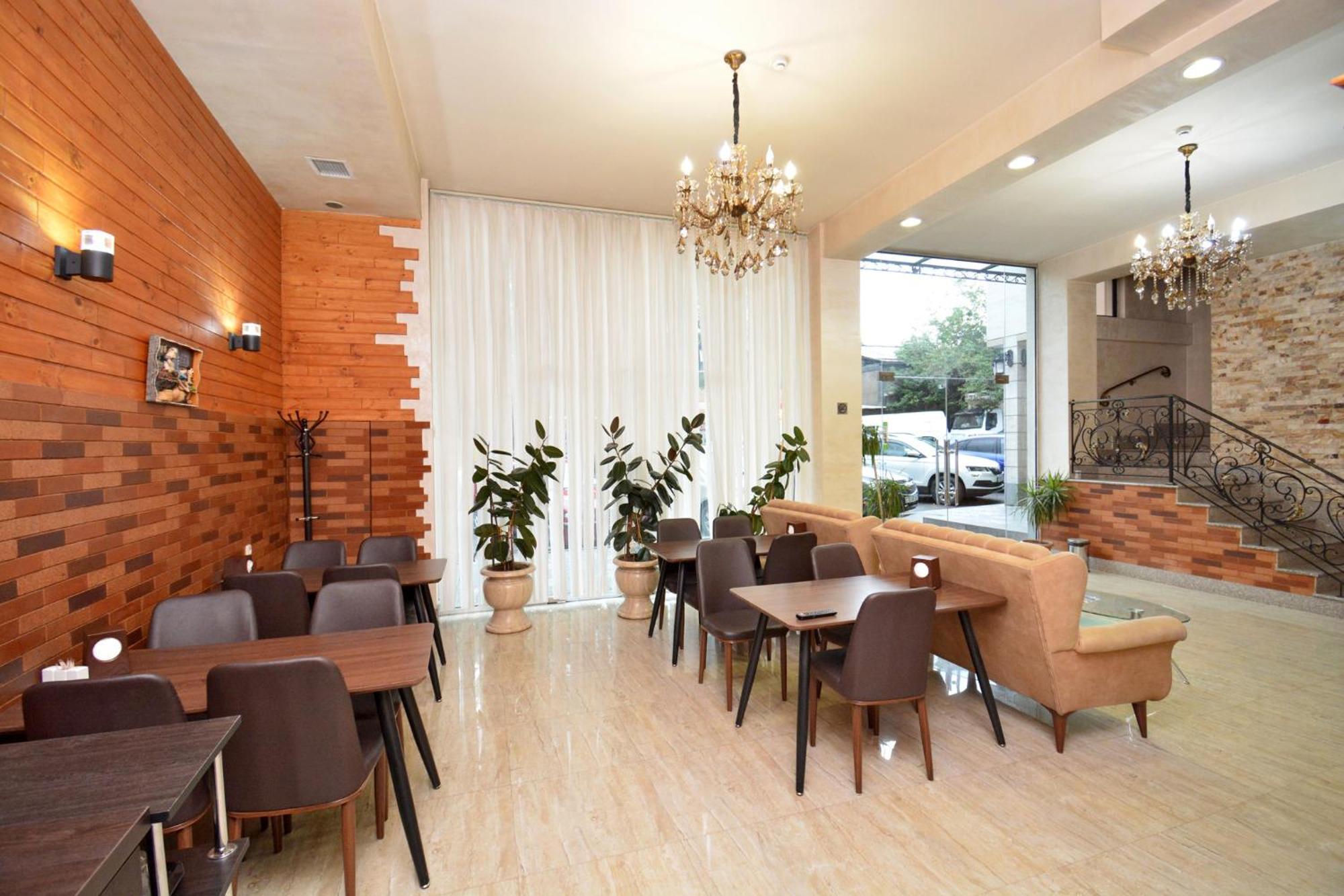 Partez Hotel Jerevan Buitenkant foto